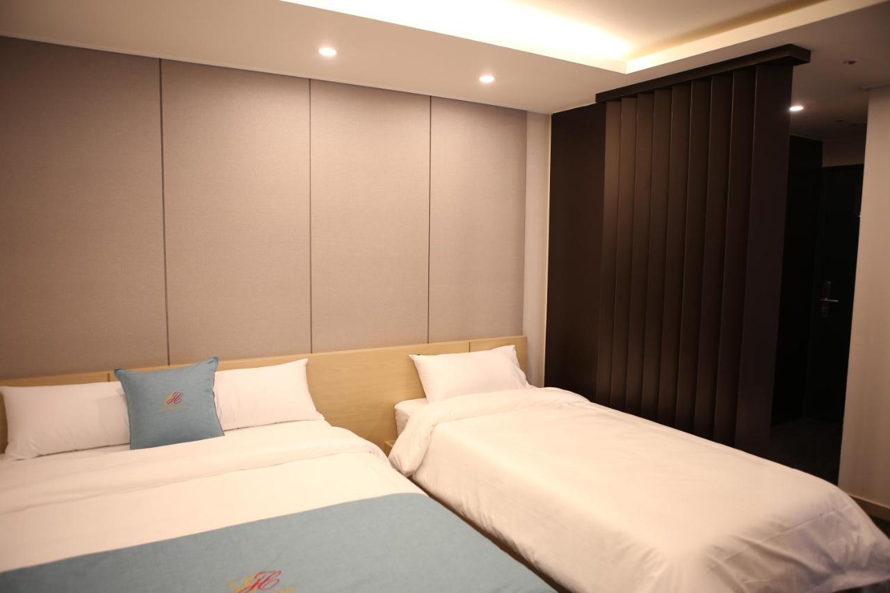 Chuncheon Eston Hotel Kültér fotó